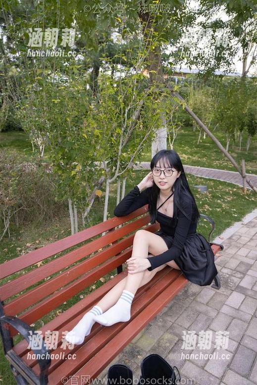 BoBoSocks袜啵啵 - 小甜豆和她的厚黑丝套图，就像披萨的多重配料，slider都是有的！