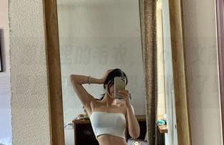 微密圈 – 原图里的毛衣，Cool文茜是不是故意要撩我啊？太吸引眼球了吧。