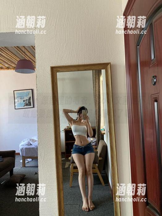 微密圈 - 原图里的毛衣，Cool文茜是不是故意要撩我啊？太吸引眼球了吧。
