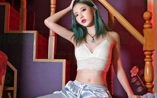 Feilin嗲囡囡 – 看，沐娜娜的美图里藏着裤里丝的玄机