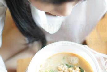 蕾丝底裤不是普通的内裤，ROSI的作品可是个话题制造机！图包等你来撩～