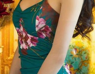 UGirls尤果网 – 一件毛衣引发的反思，白熙萌图包里有啥资源？我只是路过。