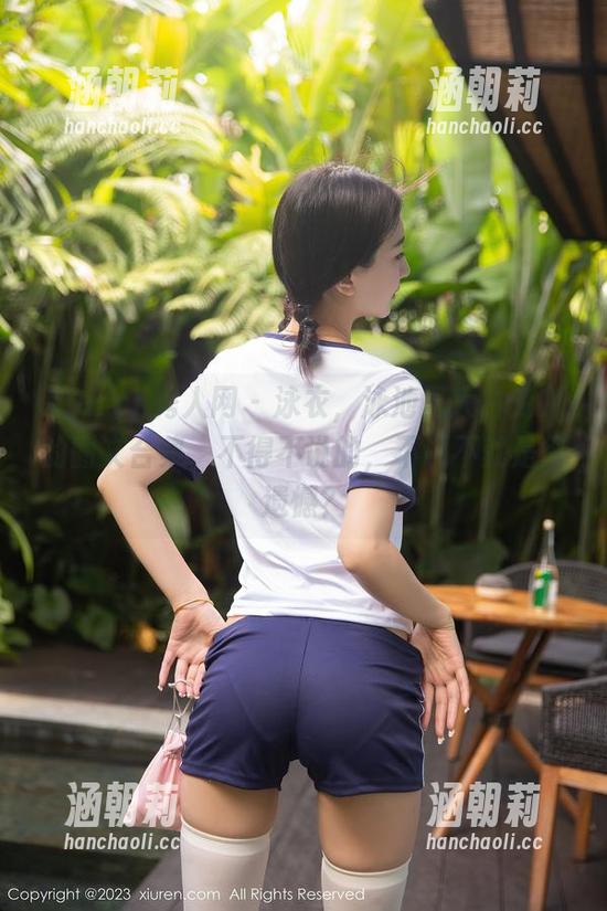 Xiuren秀人网 - 泳衣，泳池里大白兔吖的图文合集，不得不说的，不说不就是很遗憾？