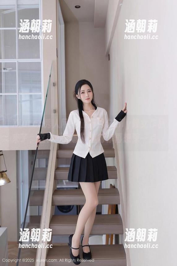 Xiuren秀人网 - 最新月夕Lily修女作品来了，这种“虔诚”值得你再想深一点。