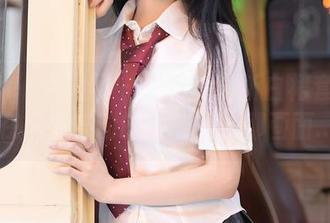Xiuren秀人网 – 江七七最新白裙套图：在风中舞动的她，哦，那画面…