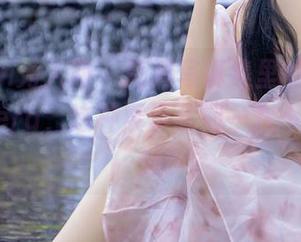 Xiuren秀人网 – 高清写真集里的肉丝，白微Sera，这种展示犹如一次小小的叛逆