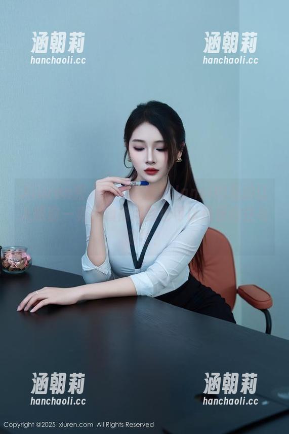 Xiuren秀人网-董媛媛Janel Xiuren秀人网 - 董媛媛Janel的私拍让人眼前一亮,旗袍居然也可以这份自在与随性?