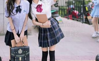 YouMi尤蜜荟 – 真想知道果儿Victoria的短裙，从私拍到资源，哪一部分款式最抓眼球？