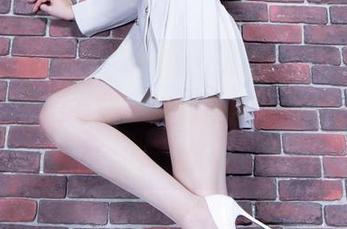 beautyleg – 翻看Vicni的图片，职业装：这身竟有种‘你别拦我，我要升职’的气场？