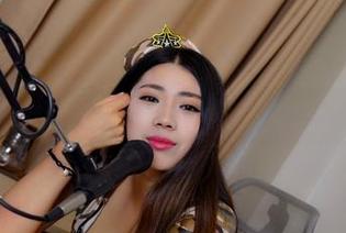 pans – 沁沁与皮衣：这组高清写真要不要这么“撩”？