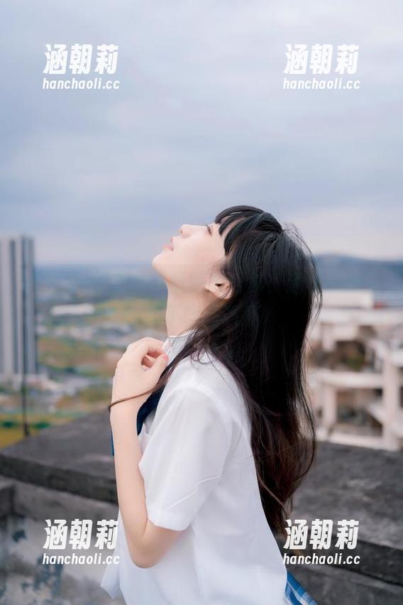 usejan蓝蓝的黑丝睡衣合集：透着一股子看不懂的张扬