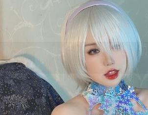 进入一北亦北的女仆院，作品集中的原图不知道在说啥，反正不简单。
