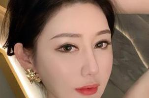 微密圈 – 不爱笑的赛琳的写真集新章：将私有浪漫公之于众，谁让你这么大胆？