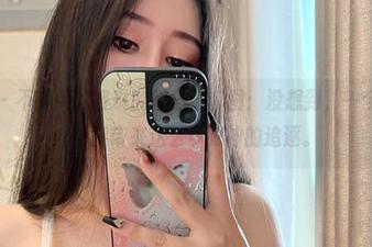 微密圈 – 不爱笑的赛琳的双马尾套图：没想到，一个简单的发型能带来这么多眼神的追逐。