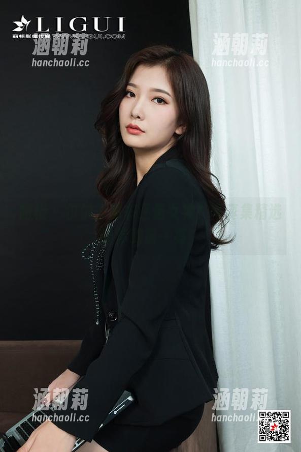 丽柜 - 尔尔，秘书还是女神？写真集精选让你眼前一亮！