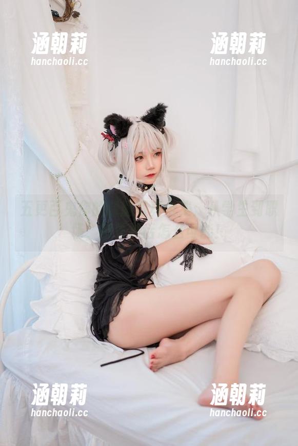五更百鬼你的制服写真全集：从学生到职场，销量神话怎么可能！
