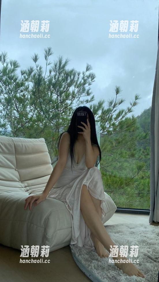 俏妞t 微密圈 - 俏妞t拿图包证明:胯宽过肩真成神仙标配!