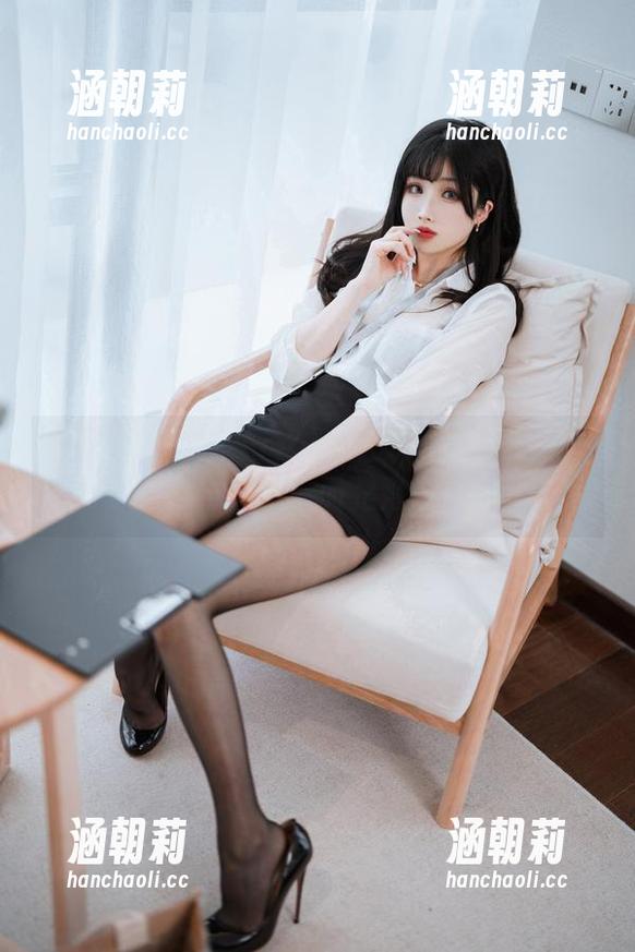 凉凉子rioko 倾情分享凉凉子rioko的校服作品集——这不是大学校服,而是青春小剧场!