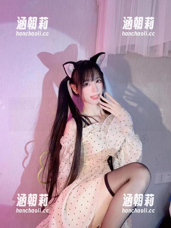 十万口草莓粥粥 微密圈 - 十万口草莓粥粥:“我没穿,你以为我在干嘛?”浴室奇遇记!