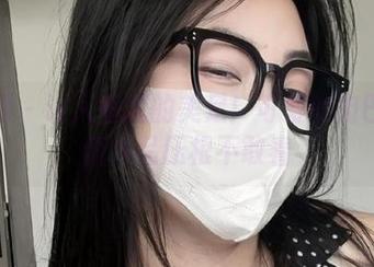 微密圈 – 让人垂涎的美足！可爱的肉巴的最新作品压根不敢看