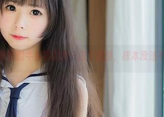 向小圆致敬的牛仔裤精选—这个造型，根本没法不关注。