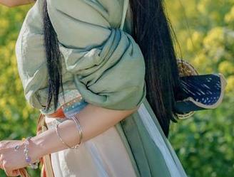 咬人小小兔的粉色图集更新：这色，它怎么可以这么可爱？