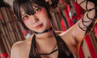 啊日日_Ganlory的在线美图，碧蓝航线女仆又迷又糊，真让人忍不住多看几眼。