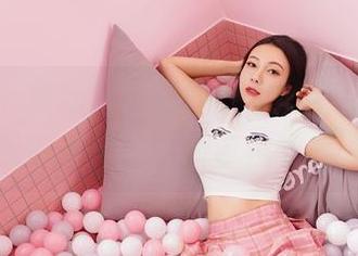 嗲囡囡 – 最新！还是陈梵妮的皮衣套图，难道我应该开始重新审视衣柜了吗？