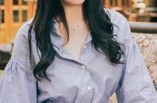 头条女神 – 果儿Victoria的制服在线写真，超！不！同！？