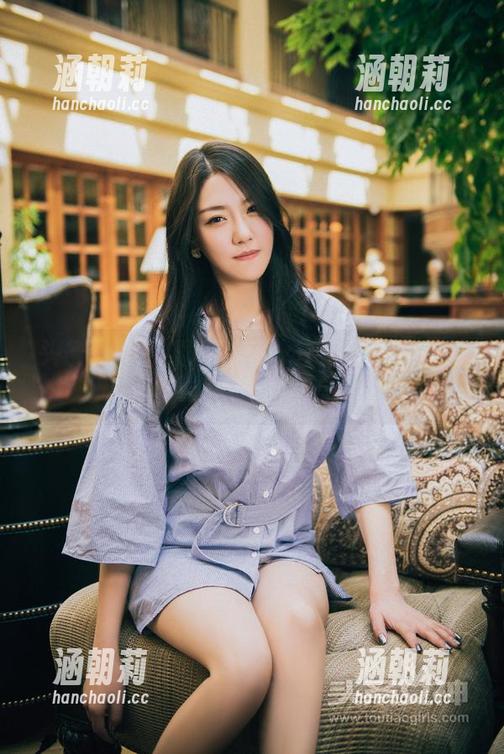 头条女神 - 果儿Victoria的制服在线写真，超！不！同！？