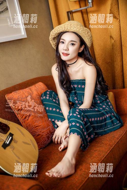 头条女神 - 莫晓希的贵妃醉酒：这照片拍得，人生就应该像这般模糊又恍惚？