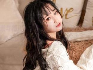 奇行家狗崽与梅川堀子的写真冒险：这套图像是在拥抱某种无法言喻的东西，可能有点不羁？