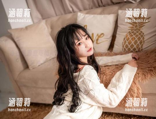 奇行家狗崽与梅川堀子的写真冒险：这套图像是在拥抱某种无法言喻的东西，可能有点不羁？
