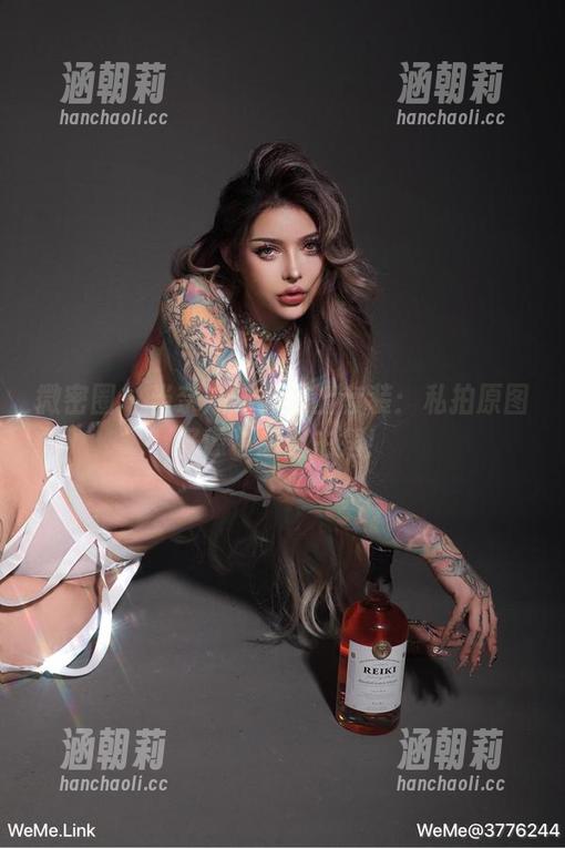 微密圈 - 当奈斯希希遇上套装：私拍原图好像也想当主角！