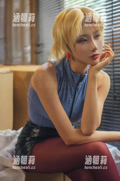 制服+高清=如月灰的滑稽日常，怎么又穿成这样了？