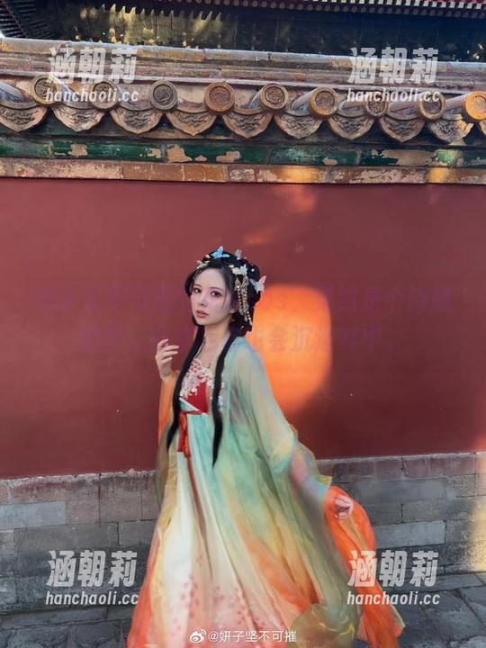 妍子坚不可摧 妍子坚不可摧的花嫁cos,果然是个诗意的梦,分享后你也会沉迷其中。