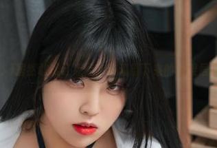 宋哈娜(송하나)居然敢试红点点，高清摄下来的效果居然还挺带感。