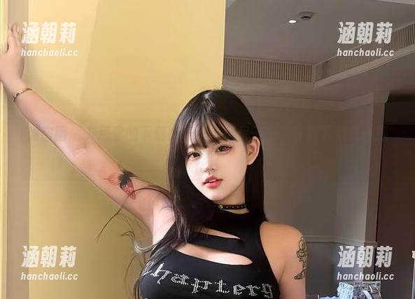 小优优子 微密圈 - 升级你的下载列表:小优优子的牛仔裤下免费一探究竟!
