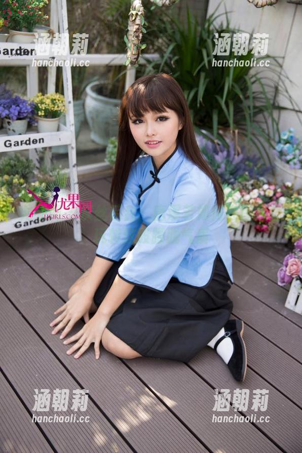 尤果网-唐溪若 尤果网 - 灰丝后台:唐溪若如何在图库里玩转这股朦胧气质