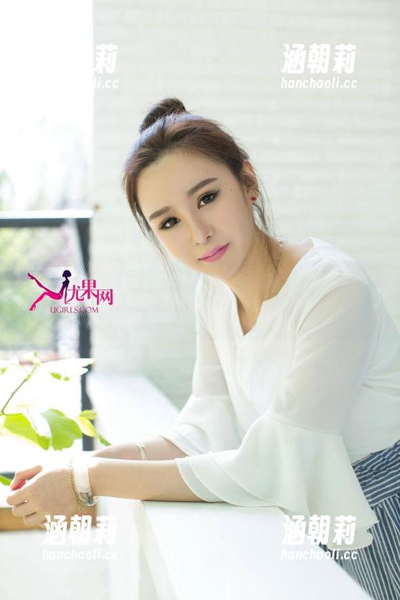 尤果网-安柔 尤果网 - 安柔的美足写真,就像她无意间走过的风,轻轻一撩,让人颤抖!