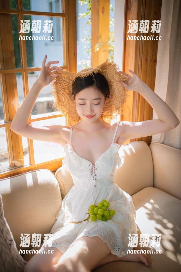 顺便说一句，年年Nnian的红裙真好看-支持关注图片与资源哦！