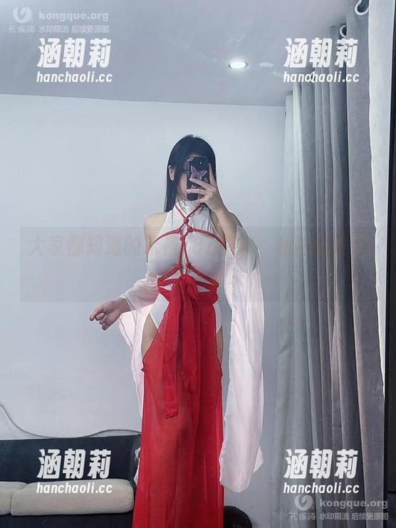 大家都知道的末夜787花嫁，私拍总是那么耐人寻味