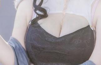 这图片让我忍不住想象，镇海旗袍与末夜787的微妙。