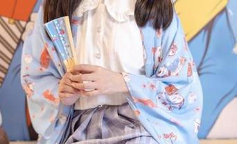 森萝财团 – 白丝踩物的默陌：这套写真，爆蛋加彩蛋就是不一样的口味啊！
