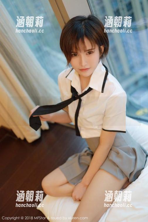 模范学院 - yoo优优的短裙写真，看完免费的，得猜她藏了多少条短裙在后面！