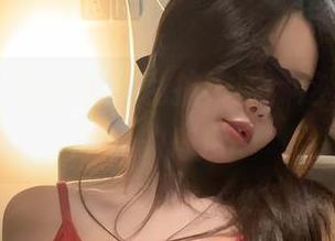 微密圈 – 火龙果羊私拍校服，这里没有认真的态度