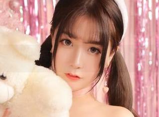 猫九酱的图集：高叉连体衣带来的不只是一种美感