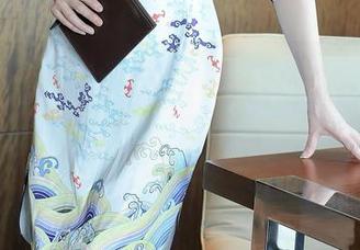 秀人网 – Mila嘟嘟美腿私房，图片里的大长腿说：“别只关注我的外表，内涵也很重要啊！”