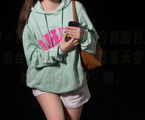秀人网 – sibyl是女巫的白裙图包：一件裙子，适合任何季节！就算夏天穿了，你也会感到‘冷’啊。