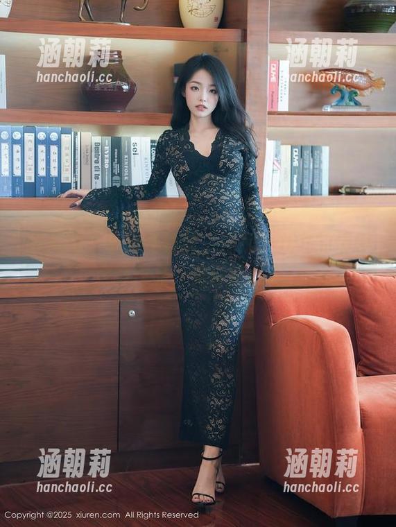 秀人网-十九九 秀人网 - 不只是丝袜,还是十九九的情趣定制作品,见过就知道!